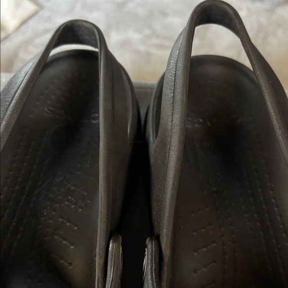 CROCS for Women size 8 - Picture 3 of 7